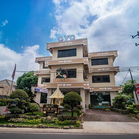 Halim Hotel Tanjung Pinang Esterno foto