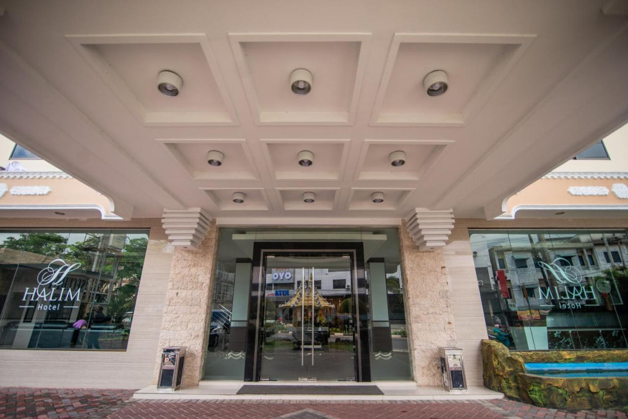Halim Hotel Tanjung Pinang Esterno foto