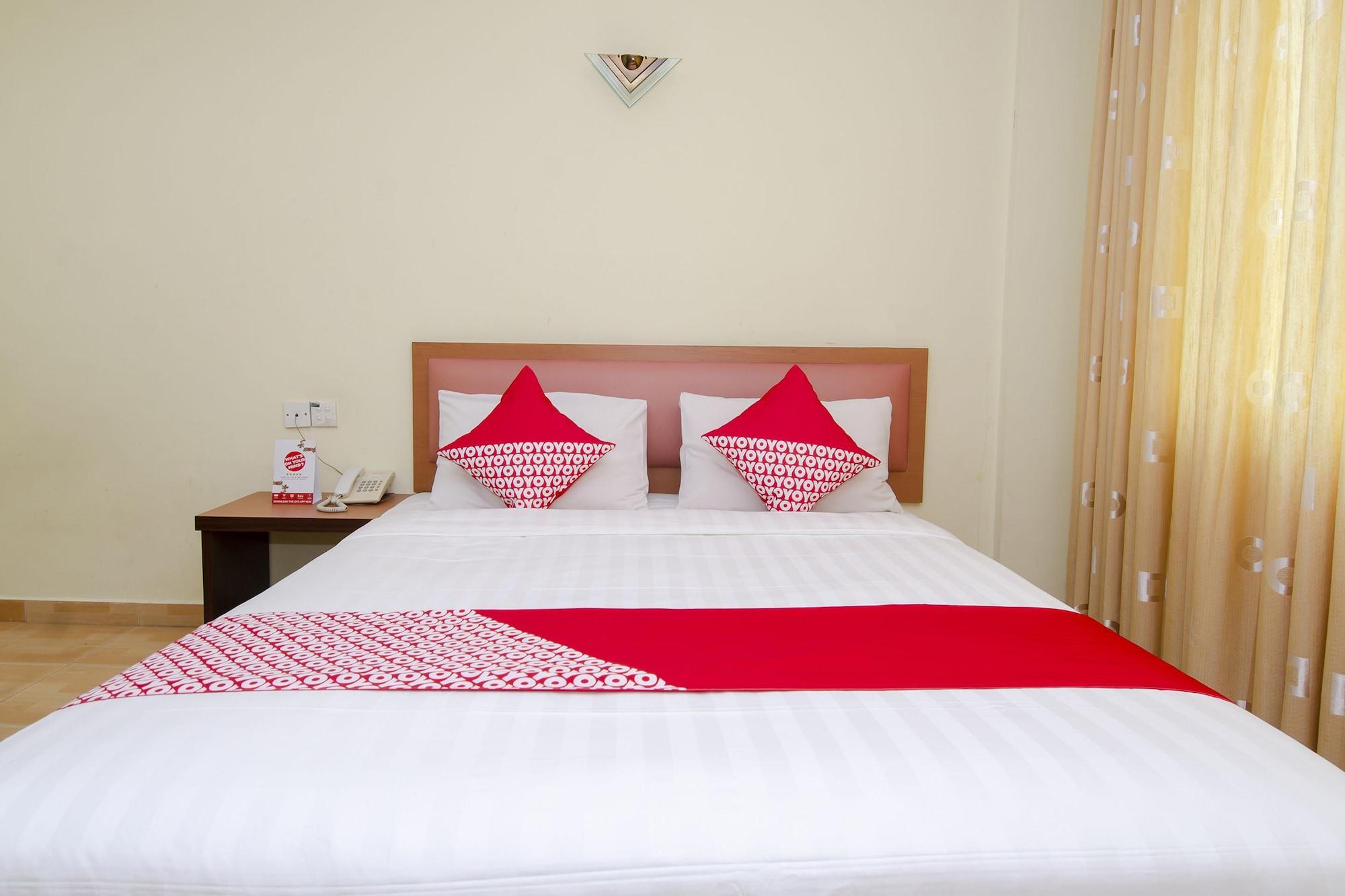 Halim Hotel Tanjung Pinang Esterno foto