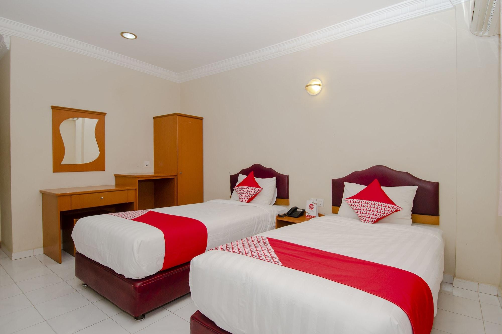 Halim Hotel Tanjung Pinang Esterno foto