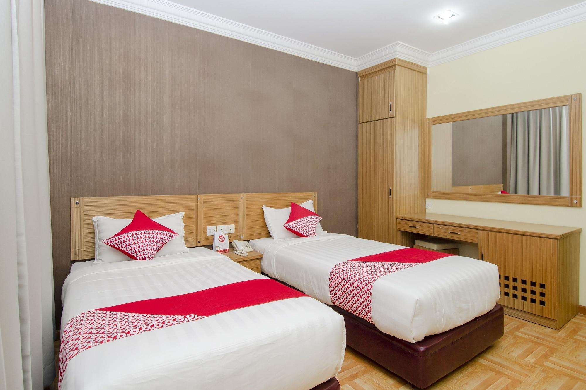Halim Hotel Tanjung Pinang Esterno foto