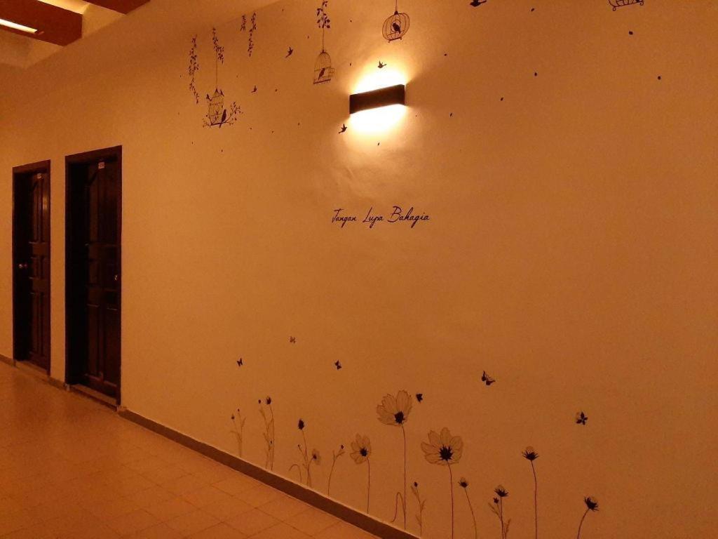 Halim Hotel Tanjung Pinang Esterno foto